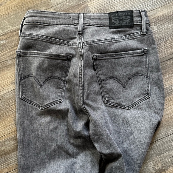 Excellent condition - allows for some stretch - Picture 2 of 2